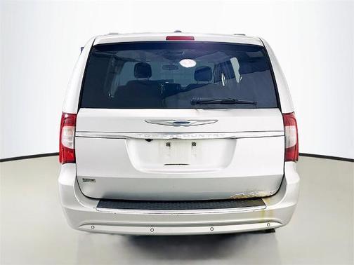 2012 Chrysler Town & Country Touring