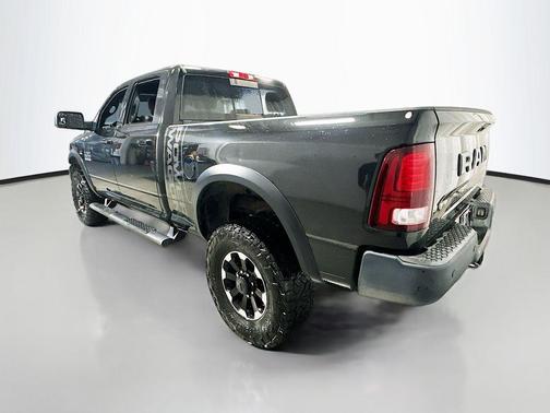 Brilliant Black Crystal Pearlcoat 2018 RAM 2500 Power Wagon