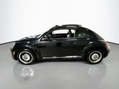 Black Uni 2013 Volkswagen Beetle 2.5L