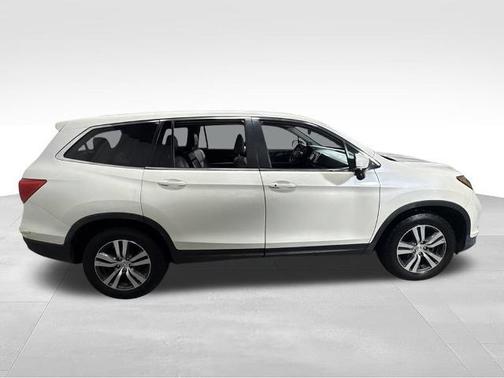 White Diamond Pearl 2017 Honda Pilot EX-L