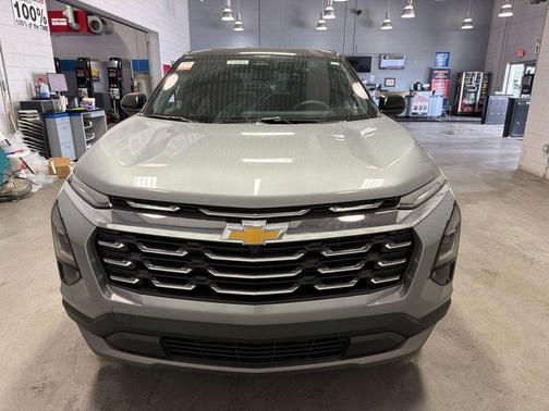 Sterling Gray Metallic 2027 Chevrolet Equinox LT