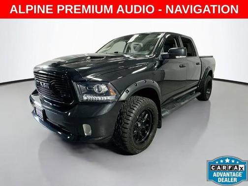 Brilliant Black Crystal Pearlcoat 2018 RAM 1500 Sport