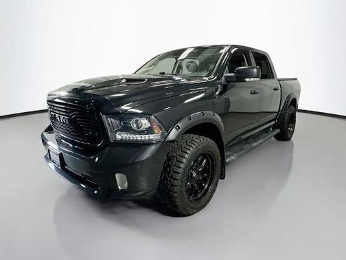 Brilliant Black Crystal Pearlcoat 2018 RAM 1500 Sport