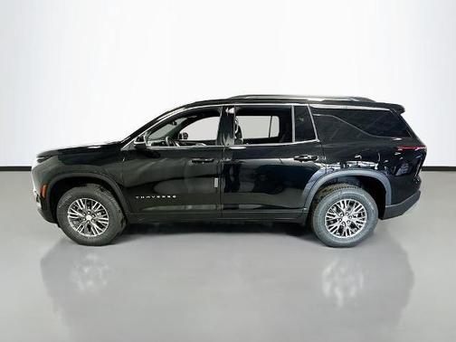 Mosaic Black Metallic 2026 Chevrolet Traverse LT