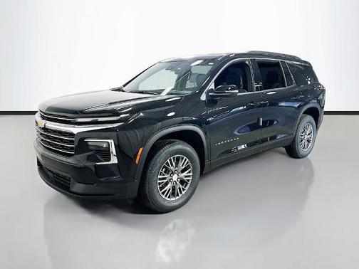 Mosaic Black Metallic 2026 Chevrolet Traverse LT