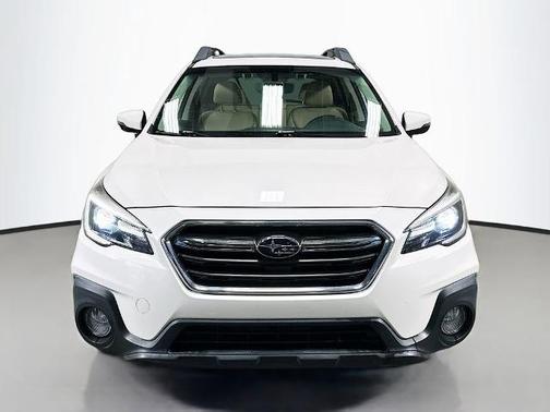 White 2018 Subaru Outback 3.6R Limited