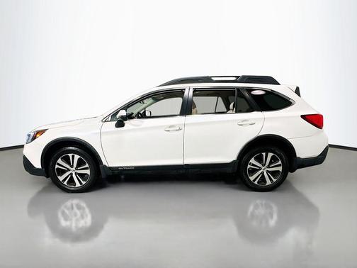 White 2018 Subaru Outback 3.6R Limited