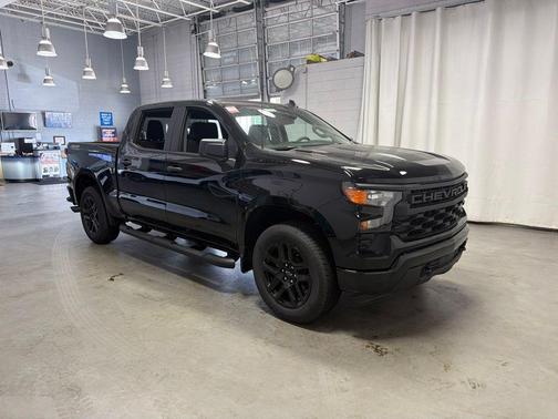 Black 2026 Chevrolet Silverado 1500 Custom