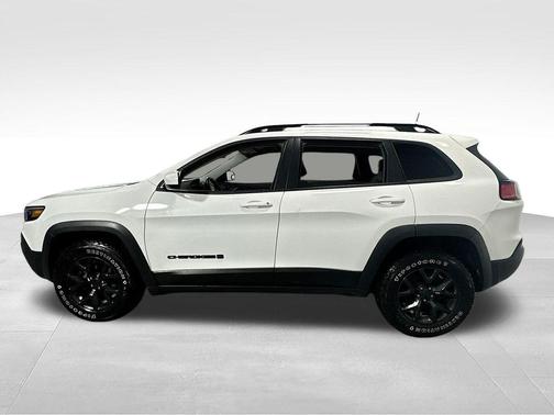 Bright White Clearcoat 2019 Jeep Cherokee Latitude