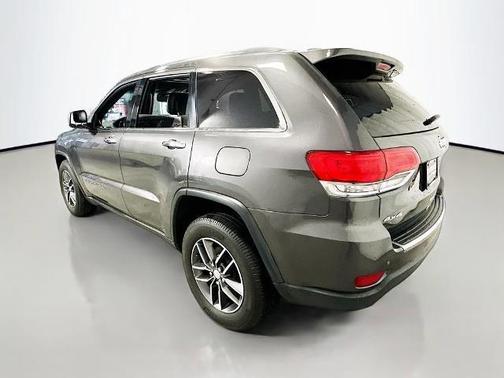 Granite Crystal Clearcoat Metallic 2018 Jeep Grand Cherokee Limited