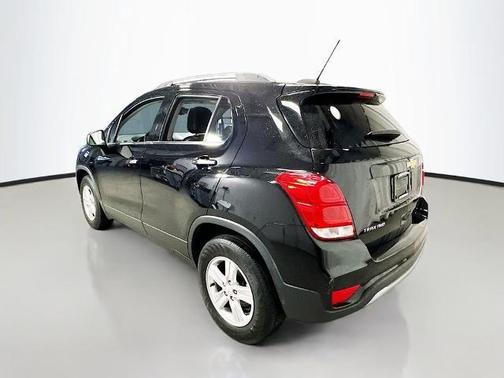 Mosaic Black 2019 Chevrolet Trax LT