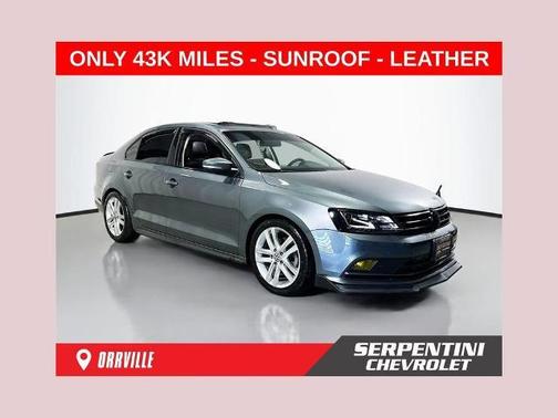 Platinum Gray Metallic 2017 Volkswagen Jetta 1.8T SEL Premium