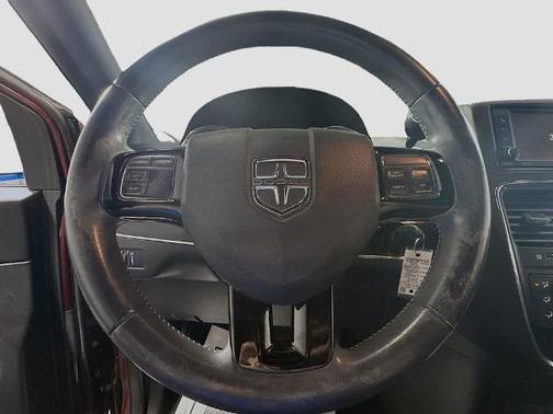 Octane Red Pearlcoat 2017 Dodge Grand Caravan SE