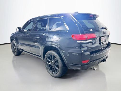 Diamond Black 2021 Jeep Grand Cherokee Laredo X