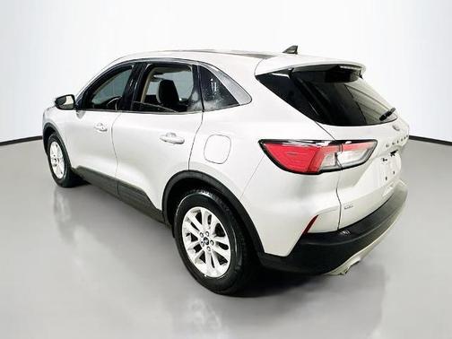 Ingot Silver Metallic 2020 Ford Escape SE