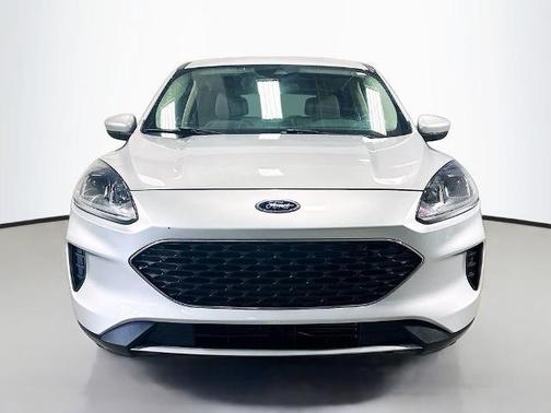 Ingot Silver Metallic 2020 Ford Escape SE