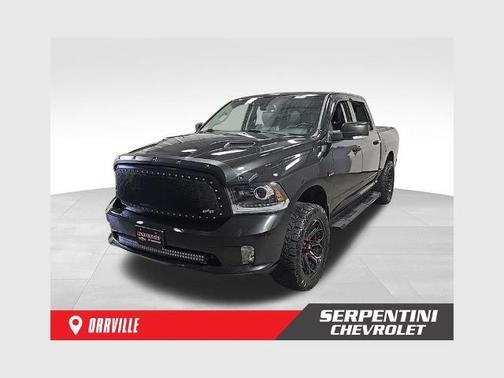 Brilliant Black Crystal Pearlcoat 2018 RAM 1500 Night