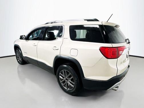 Sparkling Silver Metallic 2017 GMC Acadia SLE-2