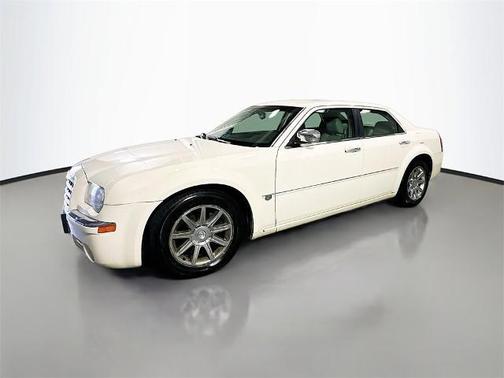 2005 Chrysler 300C Base