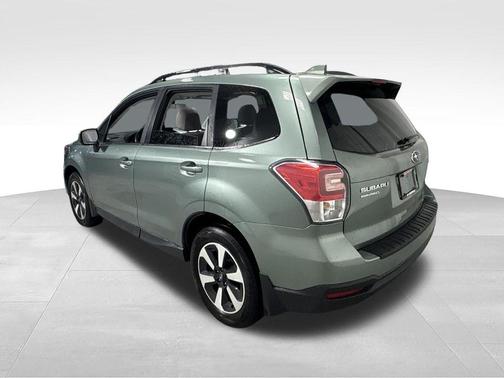 Jasmine Green Metallic 2018 Subaru Forester 2.5i Limited