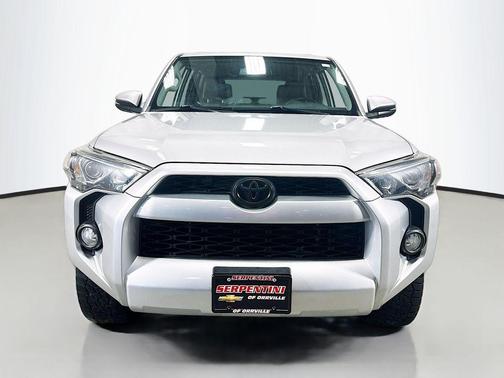 Classic Silver Metallic 2017 Toyota 4Runner SR5 Premium