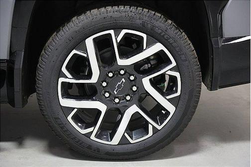 2025 Chevrolet Silverado EV RST