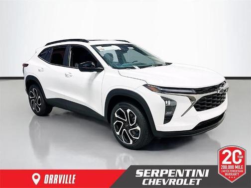 Summit White 2026 Chevrolet Trax 2RS