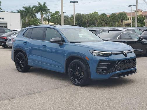 Monterey Blue w/Deep Black Roof 2026 Volkswagen Tiguan 2.0T SE R-Line Black