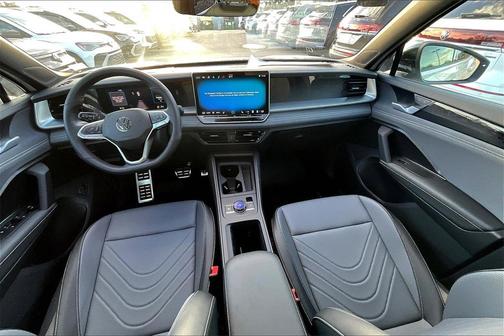 2025 Volkswagen Tiguan 2.0T SE R-Line Black