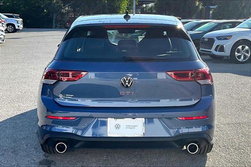 2026 Volkswagen Golf GTI 2.0T SE DSG