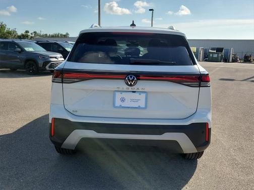 2025 Volkswagen Tiguan 2.0T SE