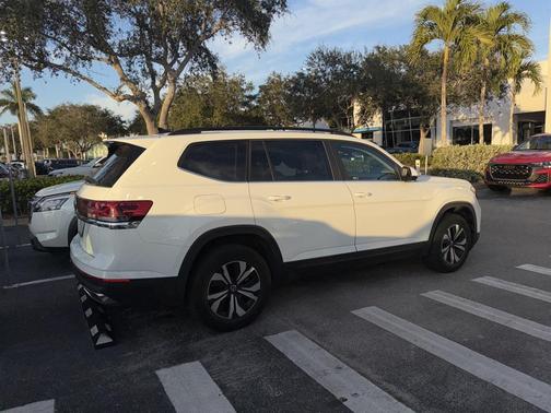 2024 Volkswagen Atlas 2.0T SE