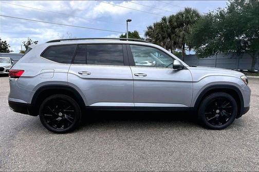 Silver Mist Metallic 2026 Volkswagen Atlas 2.0T SE w/Technology 4MOTION