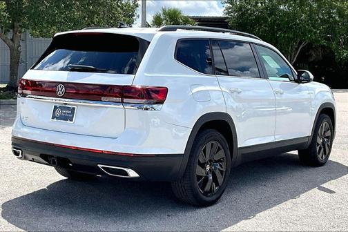 Opal White 2026 Volkswagen Atlas 2.0T SE w/Technology