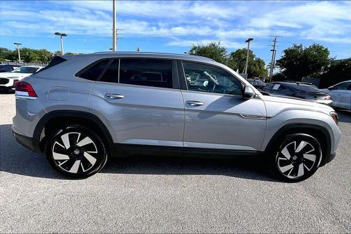 Silver Mist Metallic 2025 Volkswagen Atlas Cross Sport 2.0T SE w/Technology 4MOTION