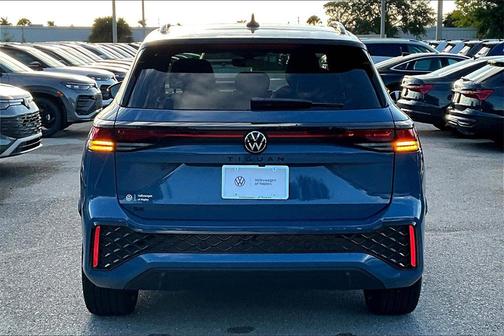 2025 Volkswagen Tiguan 2.0T SE R-Line Black