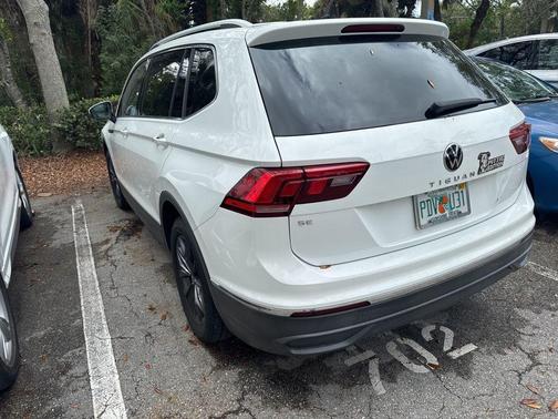 Pure White 2022 Volkswagen Tiguan 2.0T SE