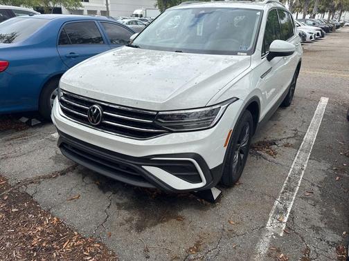 Pure White 2022 Volkswagen Tiguan 2.0T SE