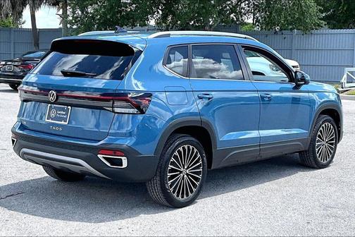Monterey Blue Pearl 2025 Volkswagen Taos 1.5T SE