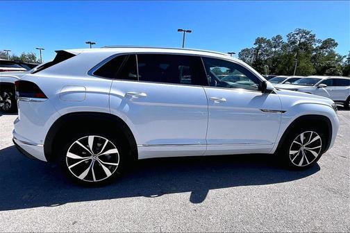 2026 Volkswagen Atlas Cross Sport 2.0T SEL Premium