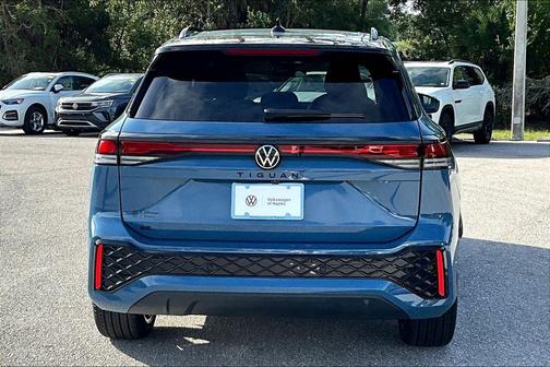Blue 2026 Volkswagen Tiguan 2.0T SE R-Line Black