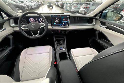2025 Volkswagen Tiguan 2.0T SE 4MOTION