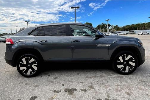 2024 Volkswagen Atlas Cross Sport 2.0T SE w/Technology