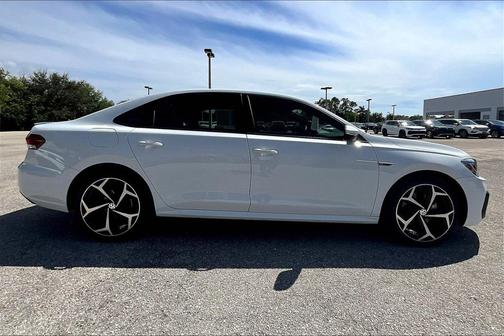 2021 Volkswagen Passat 2.0T R-Line