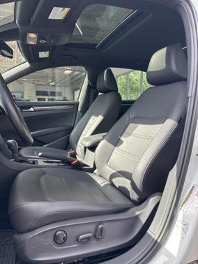 2021 Volkswagen Passat 2.0T R-Line