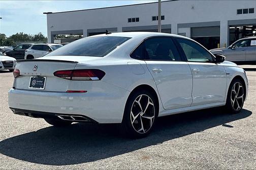 2021 Volkswagen Passat 2.0T R-Line