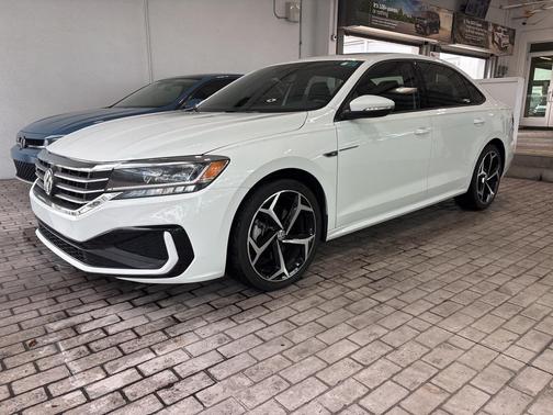 2021 Volkswagen Passat 2.0T R-Line