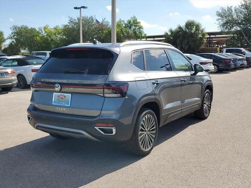 2025 Volkswagen Taos 1.5T SE