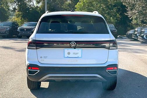 2026 Volkswagen Taos SE