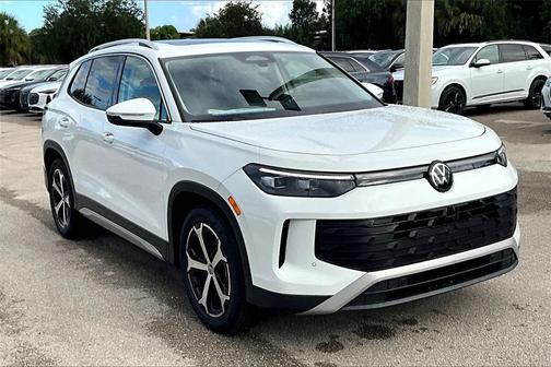 2025 Volkswagen Tiguan 2.0T SE